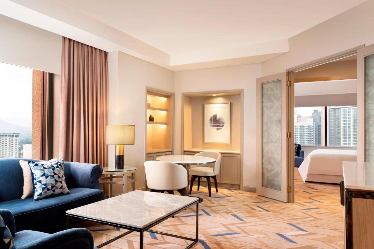 Sheraton Imperial Kuala Lumpur Hotel Eksteriør billede A suite at the hotel